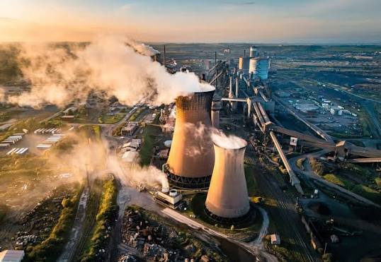 UK Nationalises British Steel to Save Jobs, Secure Strategic Industry
