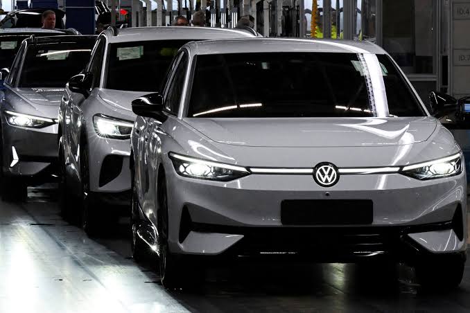 Volkswagen Weighs Up to 100,000 Global Job Cuts as Profit Slump Deepens